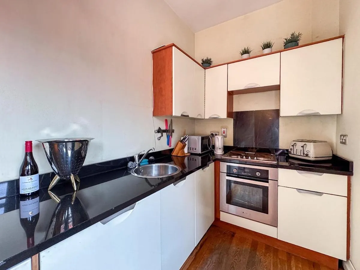 Charming Apartment In A Super Central Dublin 2 Location 0*,  Irland